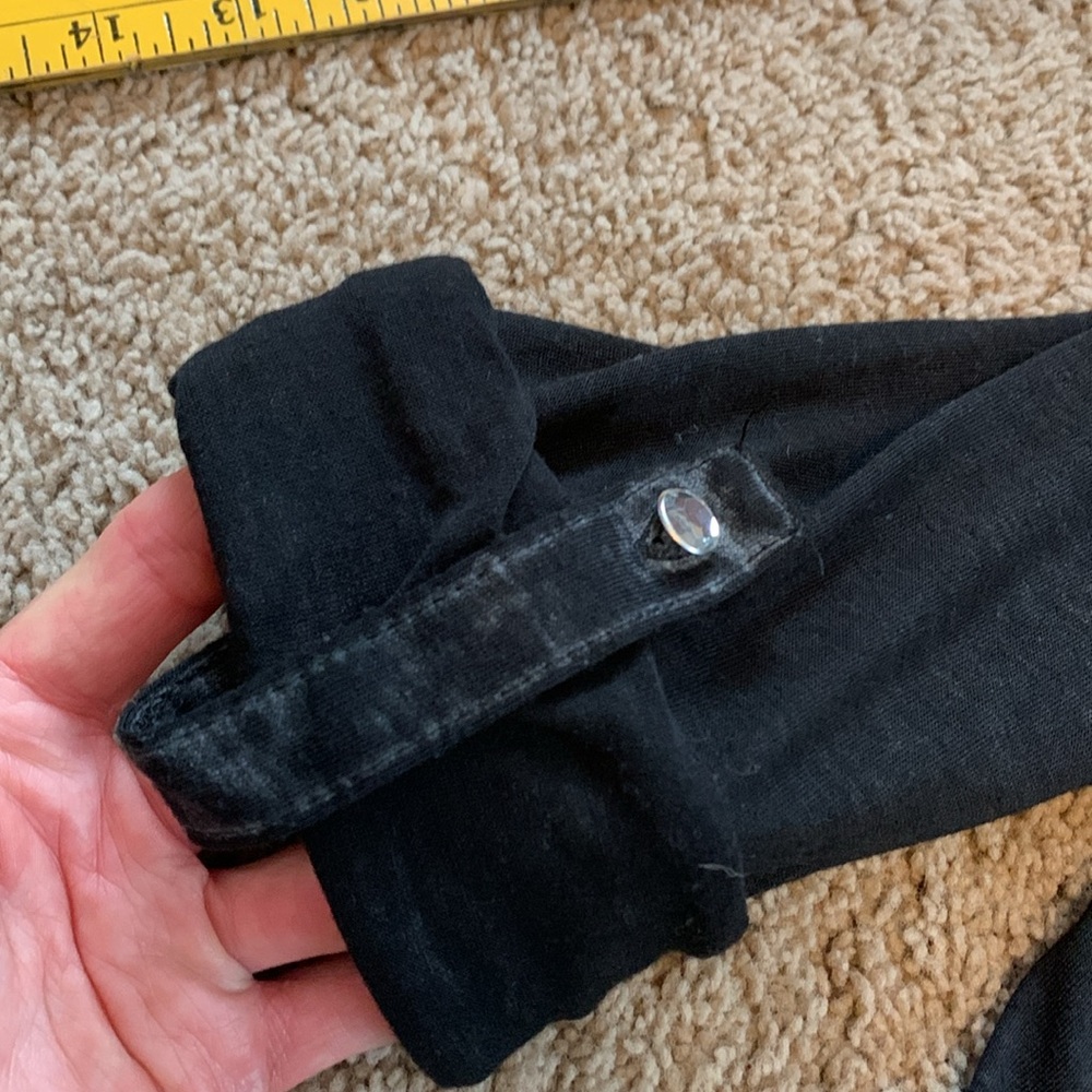 5/$25❗️Black Button-Up Shirt - Picture 10 of 12